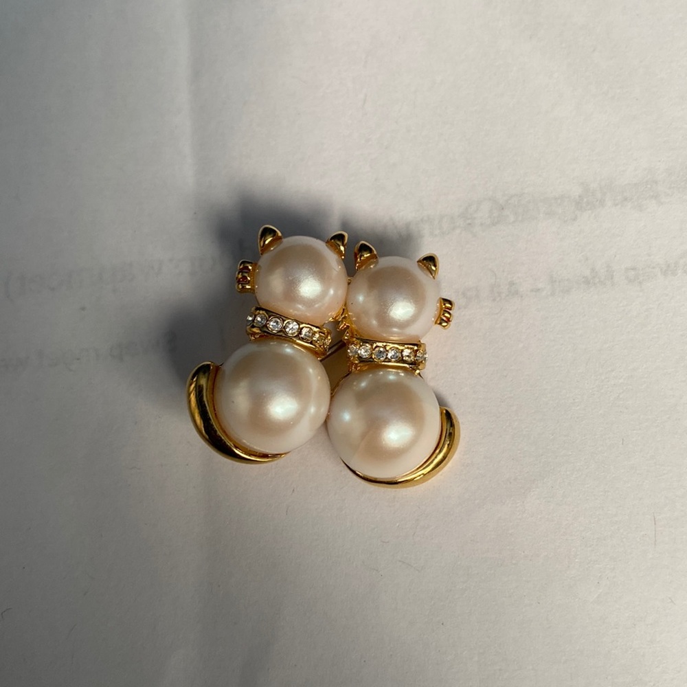 Brooch